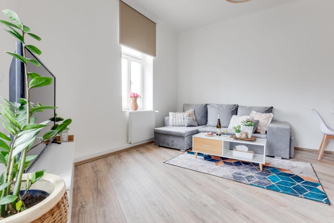 Modern, Bright And Spacious Apartment Praha Exteriér fotografie