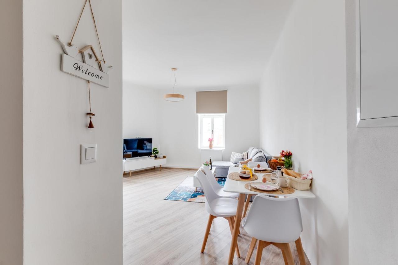 Modern, Bright And Spacious Apartment Praha Exteriér fotografie