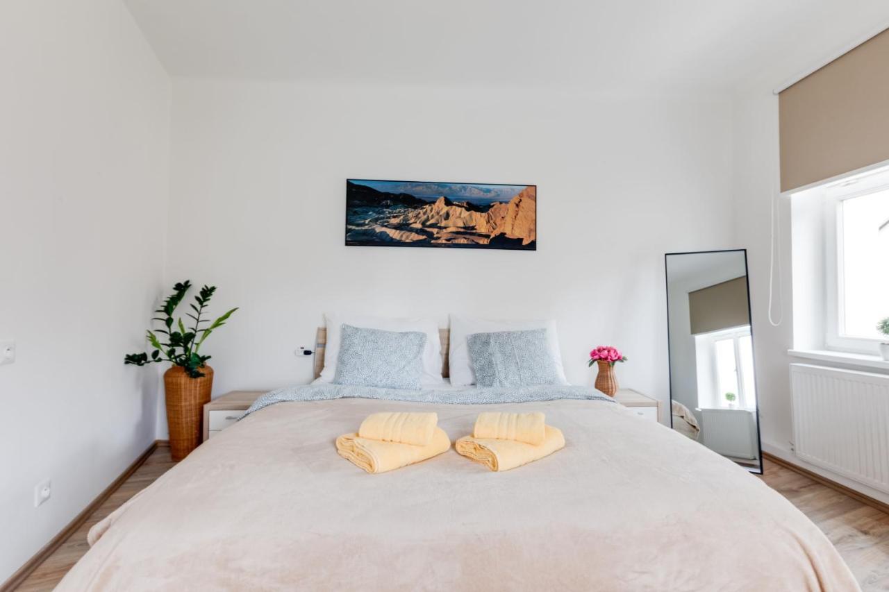 Modern, Bright And Spacious Apartment Praha Exteriér fotografie