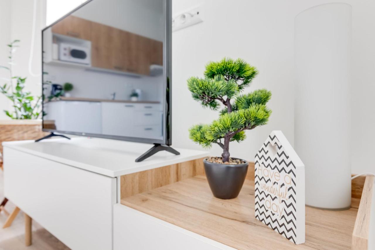 Modern, Bright And Spacious Apartment Praha Exteriér fotografie