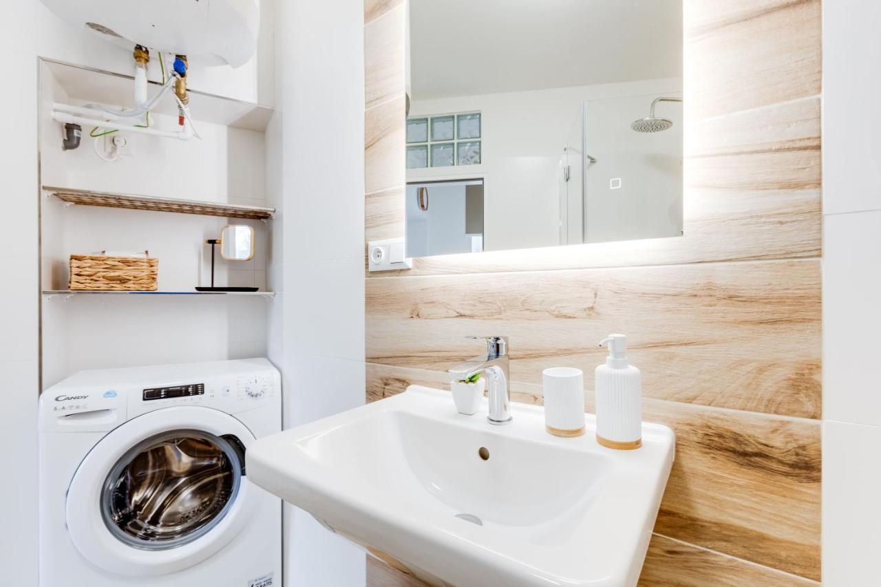Modern, Bright And Spacious Apartment Praha Exteriér fotografie