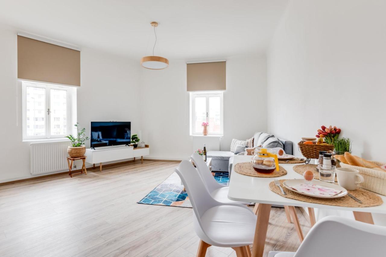 Modern, Bright And Spacious Apartment Praha Exteriér fotografie